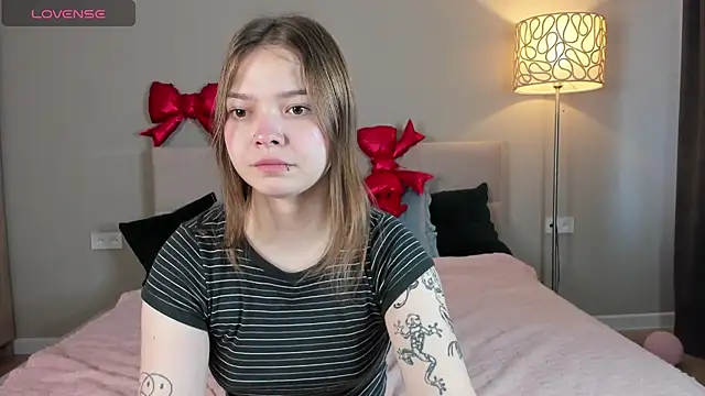 patriciapink online show from March 25, 7:47 am