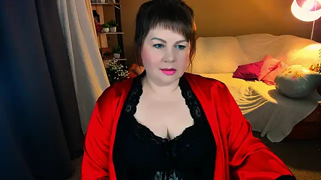 CrystaalStaar online show from February 4, 8:03 pm