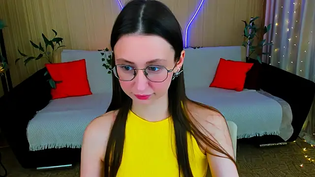 YourLovellyStory online show from April 5, 4:26 pm