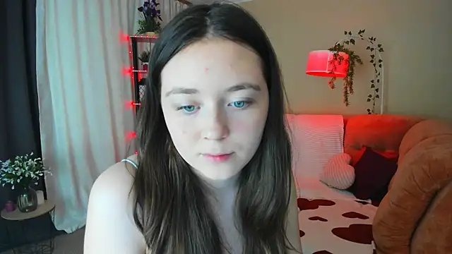 Snapshot of AlluringLookk chatting on July 2, 12:22 pm AlluringLookk online show from July 2, 12:22 pm