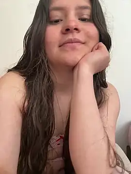 Emilyybennet  online show from May 9, 10:15 pm