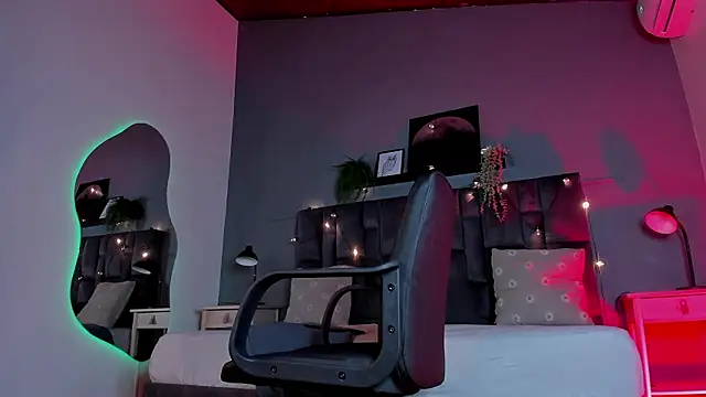 MrFox   online show from February 6, 7:39 pm