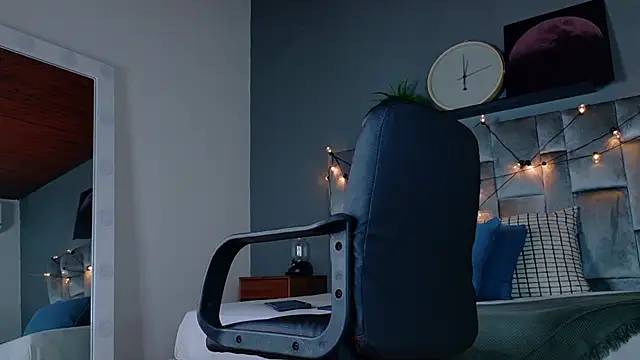 MrFox   online show from March 5, 7:32 pm