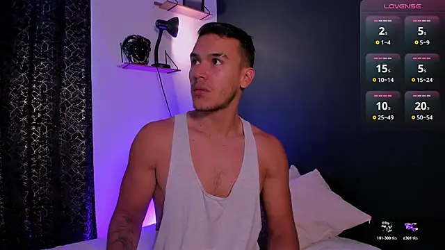 MarkSantozz online show from April 14, 6:47 pm