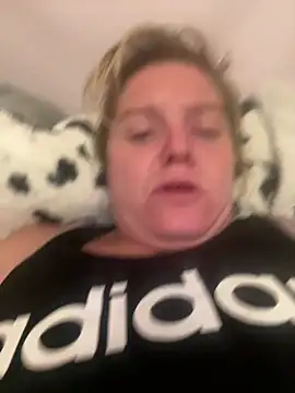 Snapshot of lisamarie4385 chatting on September 22, 12:34 am lisamarie4385 online show from September 22, 12:34 am