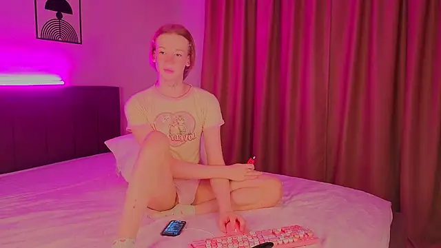 Snapshot of Olivia-Pink chatting on July 9, 4:33 pm Olivia-Pink online show from July 9, 4:33 pm