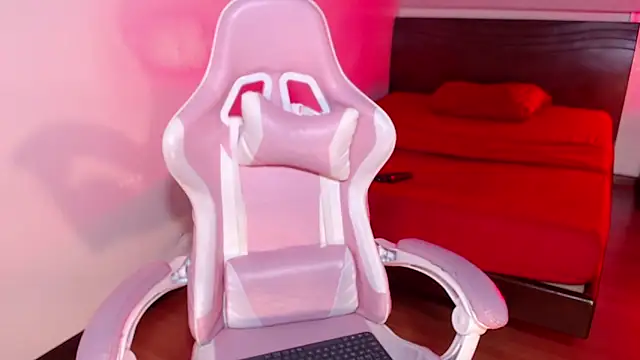 Lia Arellano online show from February 15, 7:10 pm