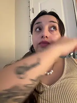 CharmingMaddie online show from March 7, 4:15 pm