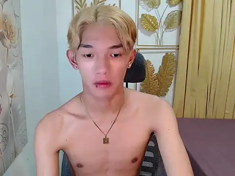 fuckerfriendsxx online show from April 6, 5:08 am