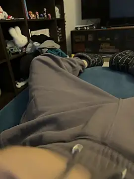 Snapshot of Frankieyyy1 chatting on February 22, 6:57 am Frankieyyy1 online show from February 22, 6:57 am