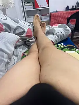 Snapshot of yellova chatting on March 26, 8:03 pm yellova online show from March 26, 8:03 pm