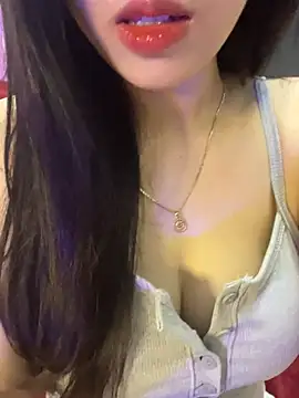 Snapshot of Mon_monbaby chatting on January 18, 6:01 pm Mon monbaby online show from January 18, 6:01 pm