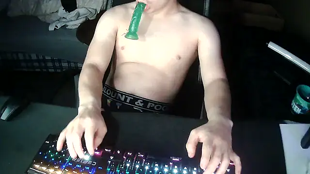 solooboy18 online show from September 11, 8:53 pm