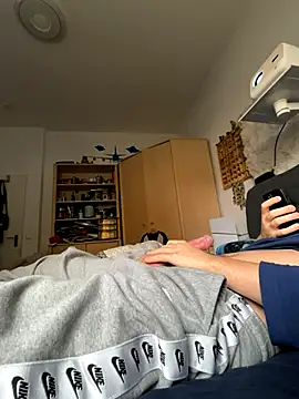 Snapshot of xmilolivex chatting on October 16, 10:16 am xmilolivex online show from October 16, 10:16 am