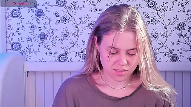 AngelAnty online show from July 8, 3:38 pm