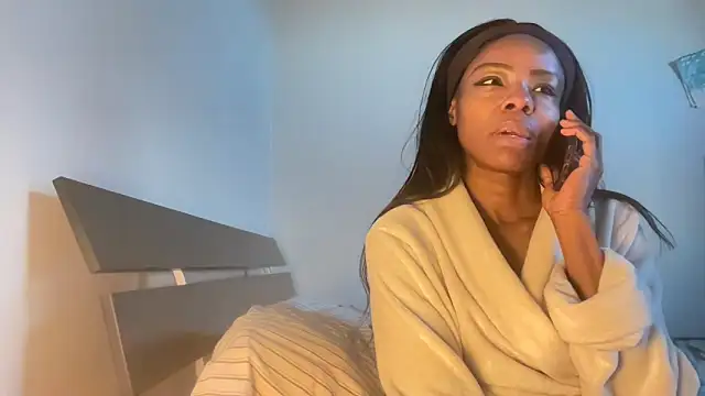 Snapshot of Peachyz69 chatting on February 15, 10:39 pm Peachyz69 online show from February 15, 10:39 pm