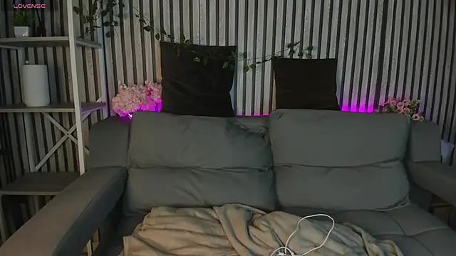 Snapshot of Michele_Greenn chatting on June 12, 1:04 am Michele Greenn online show from June 12, 1:04 am