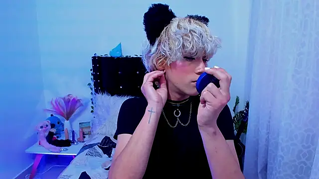 Cooperrosscute233 online show from November 12, 8:19 pm