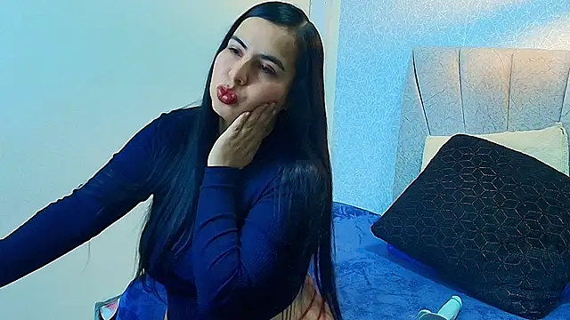 Aly Smith  online show from September 16, 11:44 am