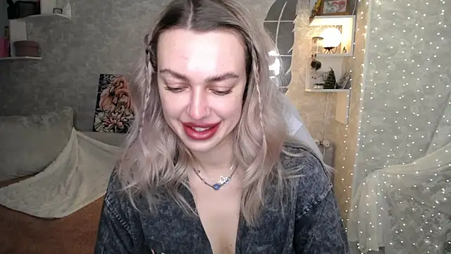Snapshot of NickyAdamidi chatting on January 16, 3:16 pm NickyAdamidi online show from January 16, 3:16 pm