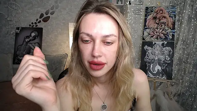 Snapshot of NickyAdamidi chatting on June 10, 10:41 pm NickyAdamidi online show from June 10, 10:41 pm