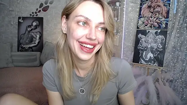 Snapshot of NickyAdamidi chatting on June 12, 4:17 pm NickyAdamidi online show from June 12, 4:17 pm