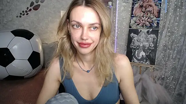 Snapshot of NickyAdamidi chatting on June 14, 4:31 pm NickyAdamidi online show from June 14, 4:31 pm
