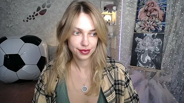 Snapshot of NickyAdamidi chatting on June 19, 4:11 pm NickyAdamidi online show from June 19, 4:11 pm