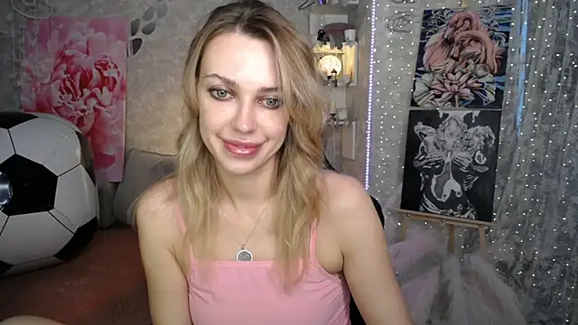 Snapshot of NickyAdamidi chatting on July 11, 4:21 pm NickyAdamidi online show from July 11, 4:21 pm