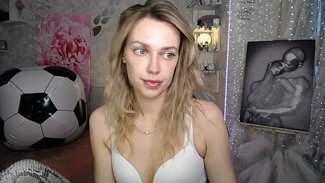 Snapshot of NickyAdamidi chatting on July 12, 4:09 pm NickyAdamidi online show from July 12, 4:09 pm