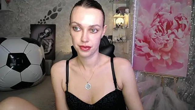 Snapshot of NickyAdamidi chatting on July 13, 4:21 pm NickyAdamidi online show from July 13, 4:21 pm