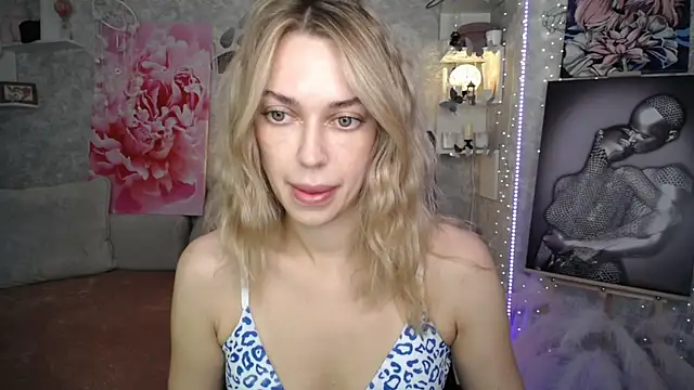 Snapshot of NickyAdamidi chatting on July 23, 4:16 pm NickyAdamidi online show from July 23, 4:16 pm