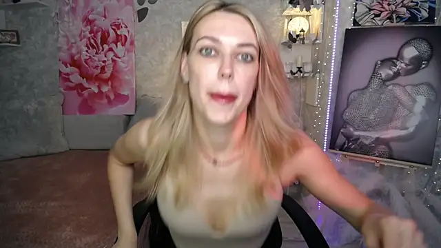 Snapshot of NickyAdamidi chatting on July 24, 4:38 pm NickyAdamidi online show from July 24, 4:38 pm