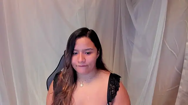 Snapshot of ElaBourn_ chatting on March 6, 2:24 pm ElaBourn online show from March 6, 2:24 pm