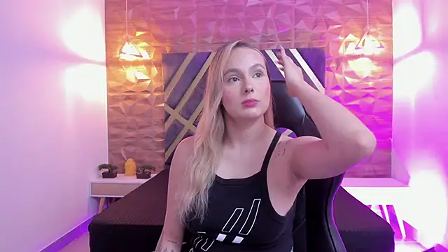 Emmaa white  online show from February 11, 5:18 pm