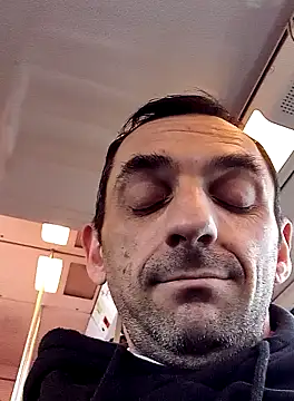 hotmen83 online show from March 25, 12:44 pm