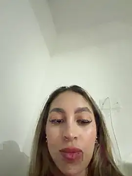 shannel moss   online show from April 11, 12:59 am