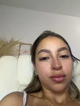 Snapshot of shannel_moss__ chatting on April 19, 6:21 pm shannel moss online show from April 19, 6:21 pm