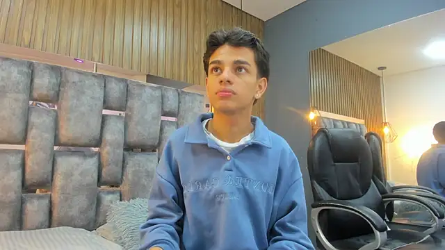 owen  johnson online show from April 9, 11:37 am