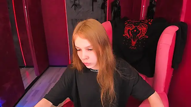 Selen hells weet online show from October 5, 5:00 pm