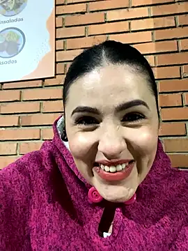 IvettSt  online show from December 18, 6:30 am