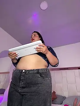 SamanthaDiamonds  online show from September 19, 6:37 am