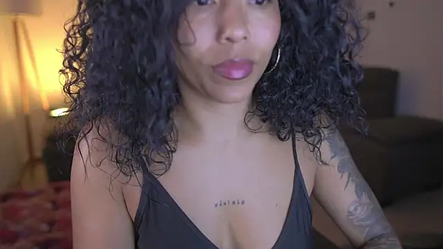 Snapshot of kyria_1 chatting on July 2, 4:07 am kyria 1 online show from July 2, 4:07 am