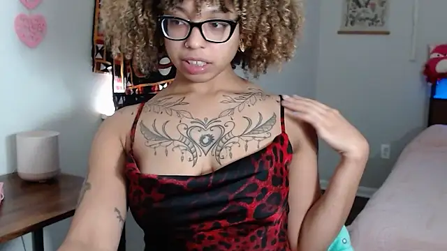 Snapshot of Cherribombzz chatting on February 19, 4:58 pm Cherribombzz online show from February 19, 4:58 pm