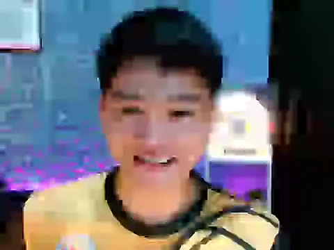 Snapshot of Mister_officer69 chatting on December 21, 4:58 pm Mister officer69 online show from December 21, 4:58 pm