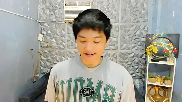 Snapshot of Mister_officer69 chatting on February 8, 3:43 am Mister officer69 online show from February 8, 3:43 am