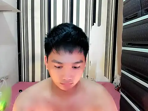 Snapshot of Mister_officer69 chatting on February 28, 11:44 am Mister officer69 online show from February 28, 11:44 am