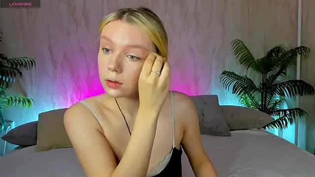 Snapshot of Casey_Miller chatting on September 30, 12:15 am Casey Miller online show from September 30, 12:15 am