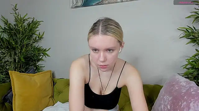Snapshot of Casey_Miller chatting on October 4, 1:25 am Casey Miller online show from October 4, 1:25 am