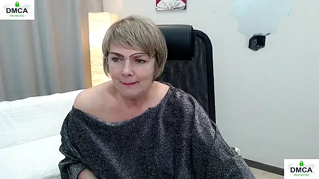 Snapshot of Pion_01 chatting on April 26, 8:01 am Pion 01 online show from April 26, 8:01 am